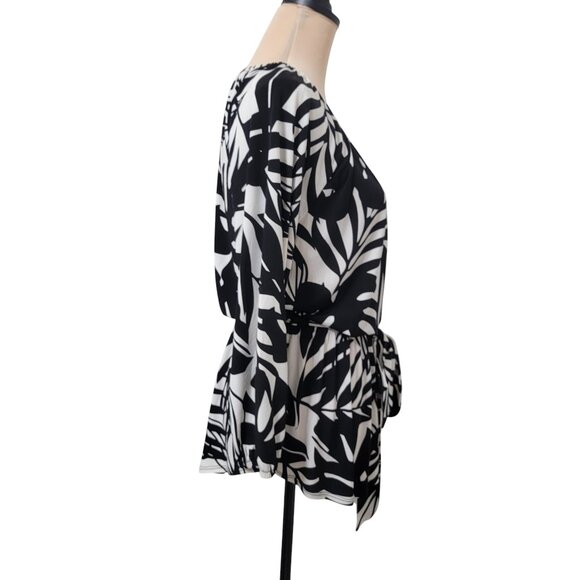 Girl With Curves Size XS White & Black Palm Leaf Pattern Knit Top, Belted - Picture 9 of 15